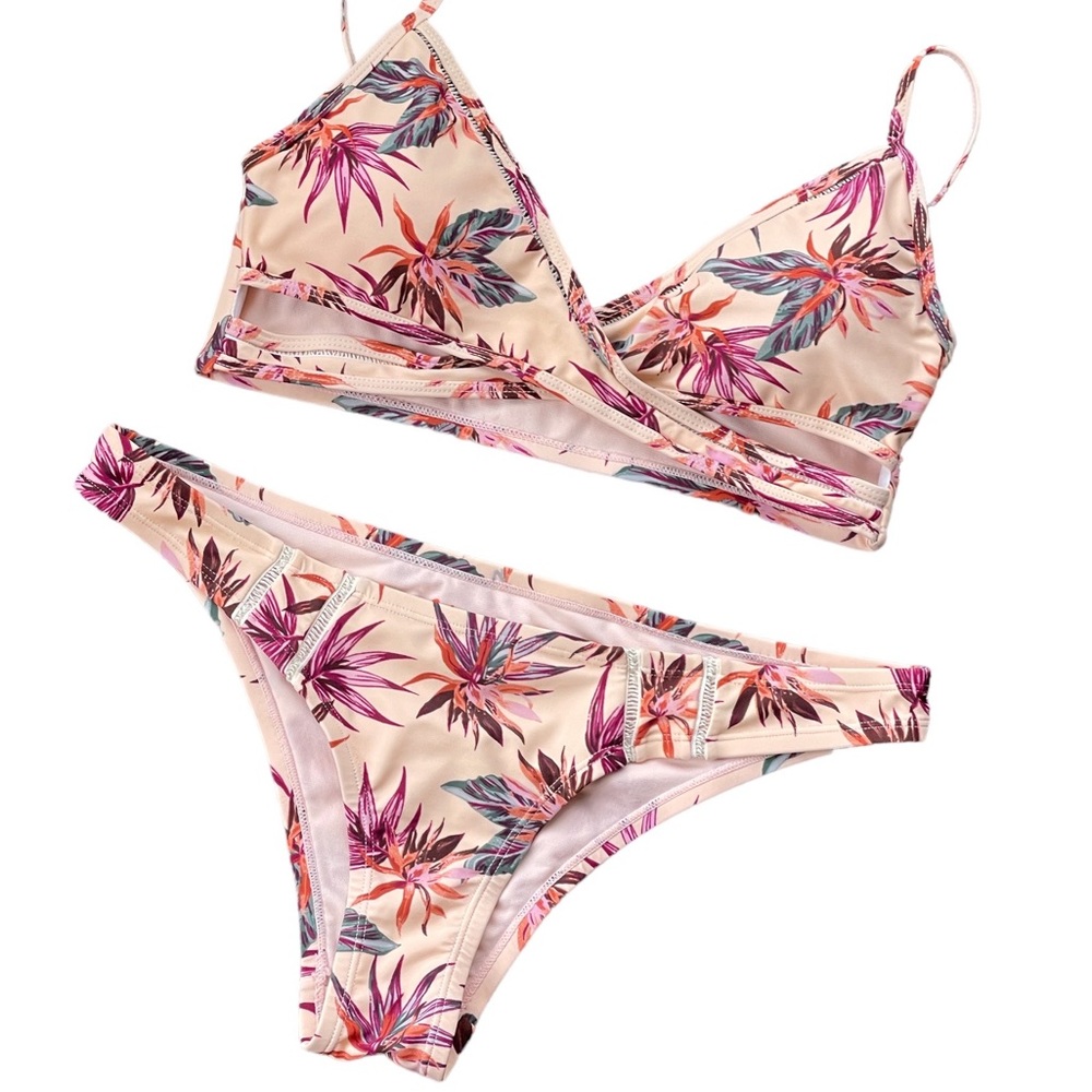Cabana del Sol 2 Piece Bikini Sz L Peach/Light Coral Tan Color Vibrant Flowers